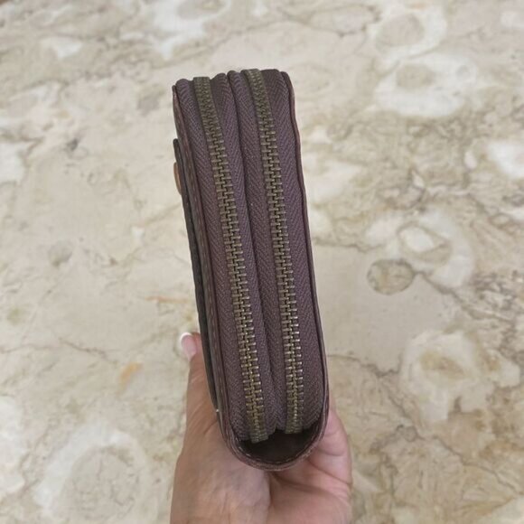 SKAP Leather Zippered Travel Wallet Large Unisex - Picture 8 of 14